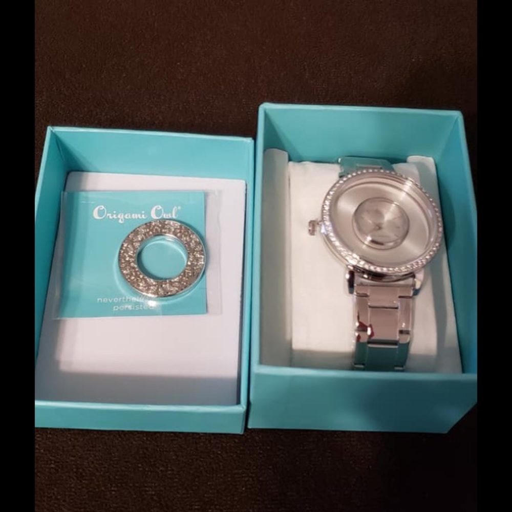 Origami watch set with insert
